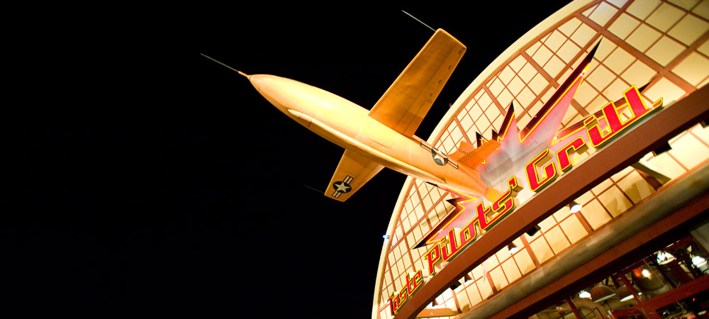 Taste Pilot's Grill Sign